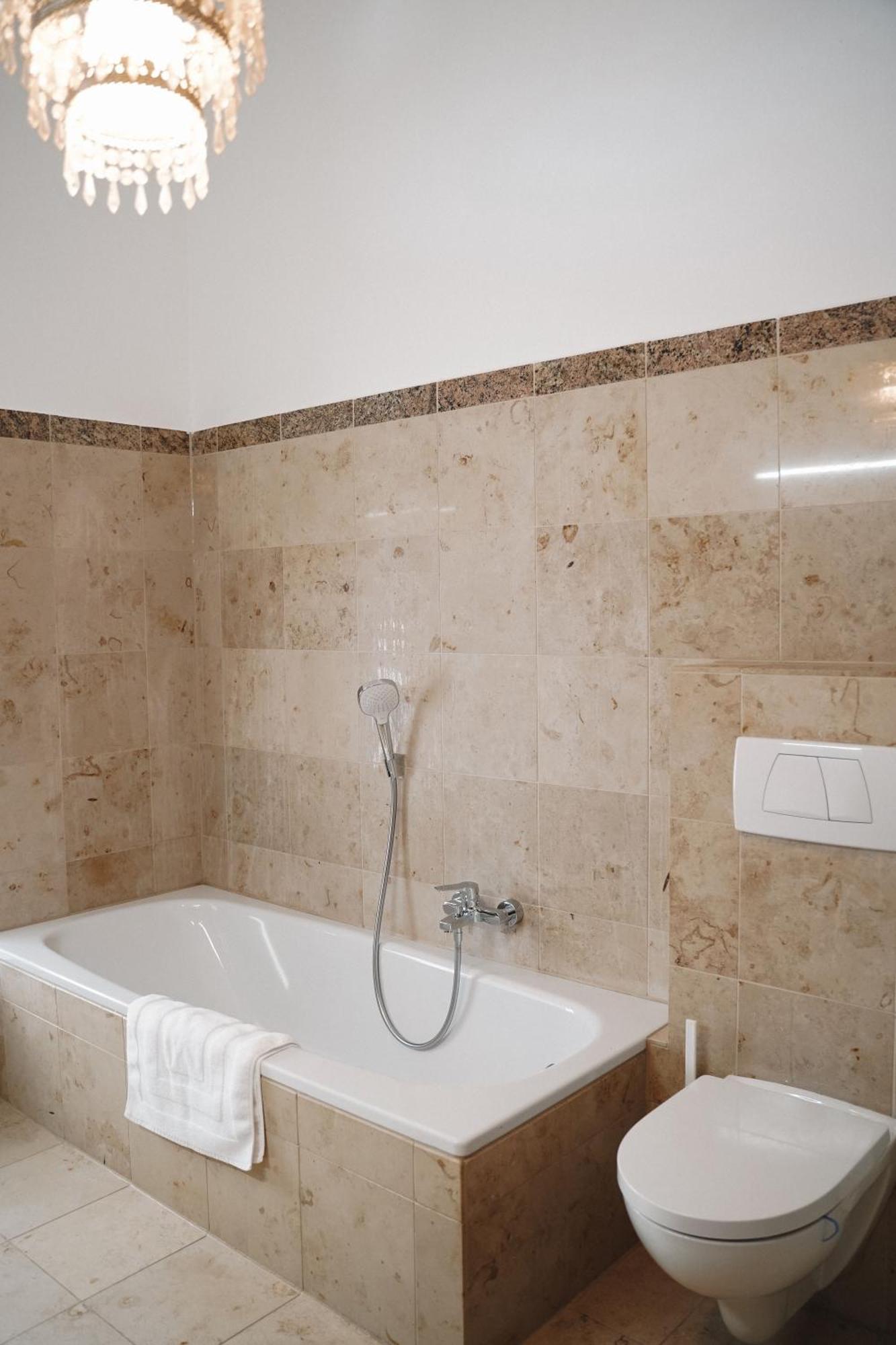 Loewenherz Homes Luxury Apartment - Stadt- Und Seenaehe - Fellnasenfreundlich - Lichtdurchflutet Stephanskirchen Eksteriør billede